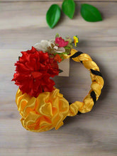 Load image into Gallery viewer, Set of Braided Headband/Floral Attachment / Trenza Istmeña Con Guia
