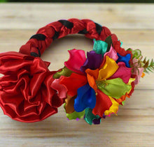 Load image into Gallery viewer, Set of Braided Headband/Floral Attachment - Multi-Color Flowers / Trenza Istmeña Con Guia
