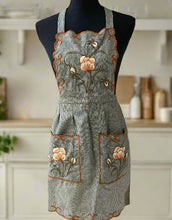 Load image into Gallery viewer, Beatiful Artisanal Apron with Delicate Embroidery (S/M) - Green/Shedron
