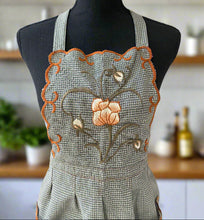 Load image into Gallery viewer, Beatiful Artisanal Apron with Delicate Embroidery (S/M) - Green/Shedron
