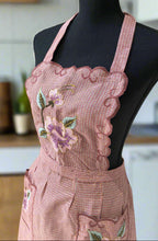 Load image into Gallery viewer, Beatiful Artisanal Apron with Delicate Embroidery (S/M) - Mauve
