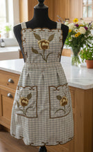 Load image into Gallery viewer, Beatiful Artisanal Apron with Delicate Embroidery (S/M) - Style 3

