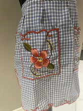 Load image into Gallery viewer, Beatiful Artisanal Apron with Delicate Embroidery (S/M) - Style 2
