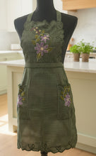 Load image into Gallery viewer, Beatiful Artisanal Apron with Delicate Embroidery (S/M) - Style 5

