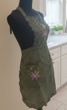 Load image into Gallery viewer, Beatiful Artisanal Apron with Delicate Embroidery (S/M) - Style 5
