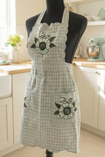 Load image into Gallery viewer, Beatiful Artisanal Apron with Delicate Embroidery (S/M) - Style 6
