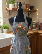 Load image into Gallery viewer, Beatiful Artisanal Apron with Delicate Embroidery (S/M) - Style 1A
