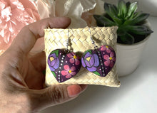 Load image into Gallery viewer, Beautiful Heart-Shaped Alebrije Earrings/Flowers Istmo
