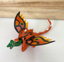 Load image into Gallery viewer, Beautiful Dragon Alebrije with Bobble Head
