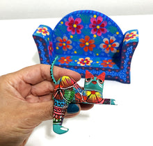 Load image into Gallery viewer, Authentic Mexican Alebrije - Cat on Sofa (Gato Sobre sillon) - Royal Blue
