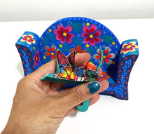 Load image into Gallery viewer, Authentic Mexican Alebrije - Cat on Sofa (Gato Sobre sillon) - Royal Blue
