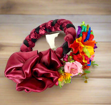 Load image into Gallery viewer, Set of Braided Headband/Floral Attachment - Multi-Color Flowers / Trenza Istmeña Con Guia
