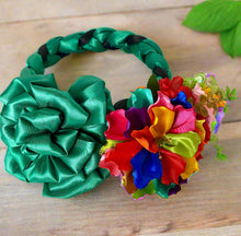 Load image into Gallery viewer, Set of Braided Headband/Floral Attachment - Multi-Color Flowers / Trenza Istmeña Con Guia
