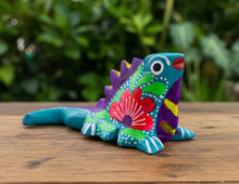 Load image into Gallery viewer, Hand-Made Beautiful Iguana Mini Alebrije Figurine in Bright Colors
