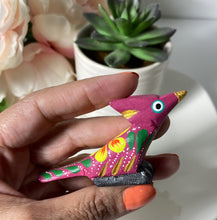 Load image into Gallery viewer, Hand-Made Mexican &quot;Bird&quot; Mini Alebrije - Pink
