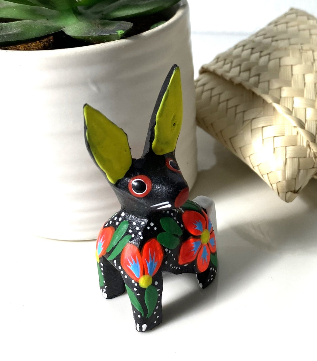 Little Bunny - Mexican Mini Alebrije  Figurine