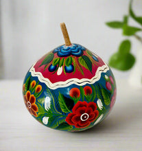 Load image into Gallery viewer, Beatiful Decorated Gourd from Olinalá - Pink/Blue

