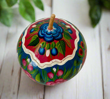 Load image into Gallery viewer, Beatiful Decorated Gourd from Olinalá - Pink/Blue
