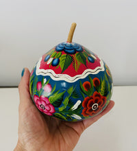 Load image into Gallery viewer, Beatiful Decorated Gourd from Olinalá - Pink/Blue
