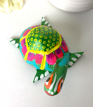 Load image into Gallery viewer, Beautiful Turtle Alebrije - Green
