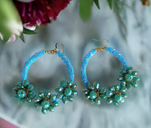 Load image into Gallery viewer, Beautiful Sparkling Earrings with Crystals
