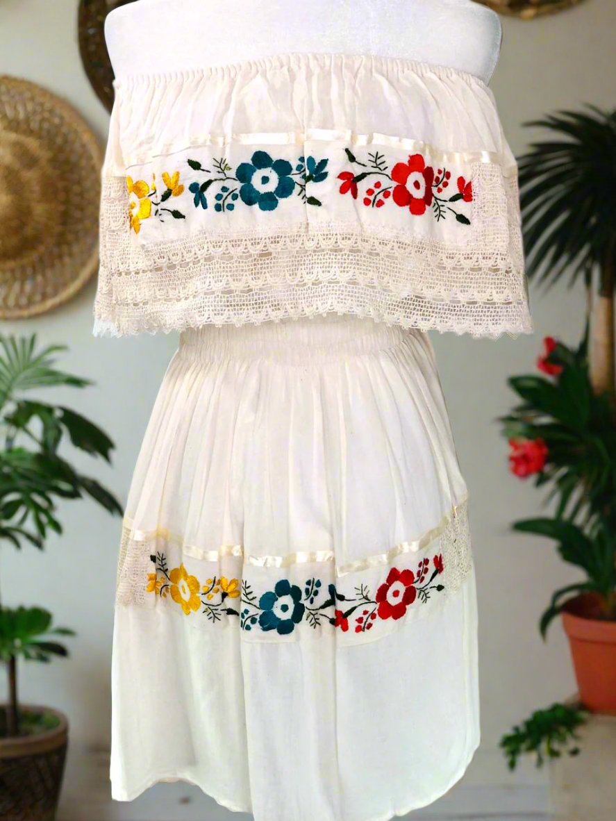 Mexican Embroidered Dress - (Medium/One Size) Ivory Mexican Embroidered Dress - (Medium/One Size) Ivory