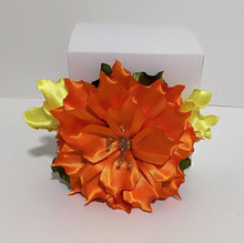 Load image into Gallery viewer, Flor Con Peineta/Flower Ornamental Comb/Mexican Hair Piece
