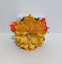 Load image into Gallery viewer, Flor Con Peineta/Flower Ornamental Comb/Mexican Hair Piece
