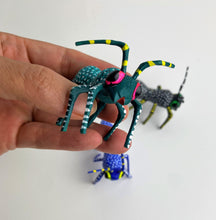 Load image into Gallery viewer, Authentic Mexican Small &quot;Ant&quot; Alebrije
