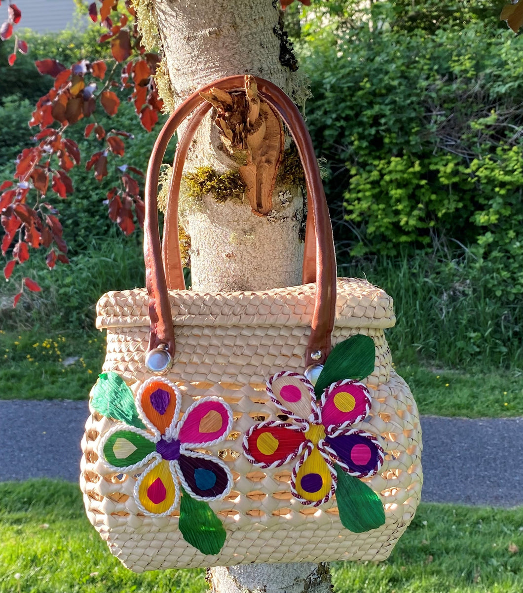 Beautiful Palm fiber Handbag with Flower Embellishments