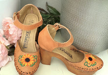 Load image into Gallery viewer, Chunky Heel Mexican Wedges with Sunflower Design (Honey Color)
