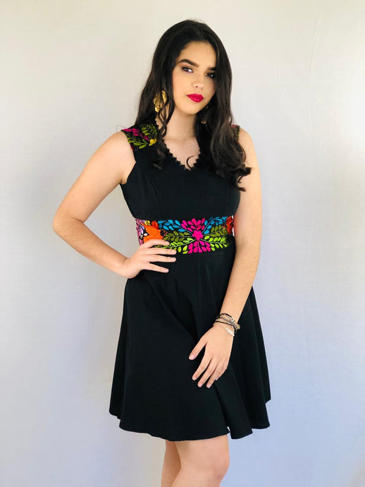 Embroidered Floral Mexican Dress (Medium)